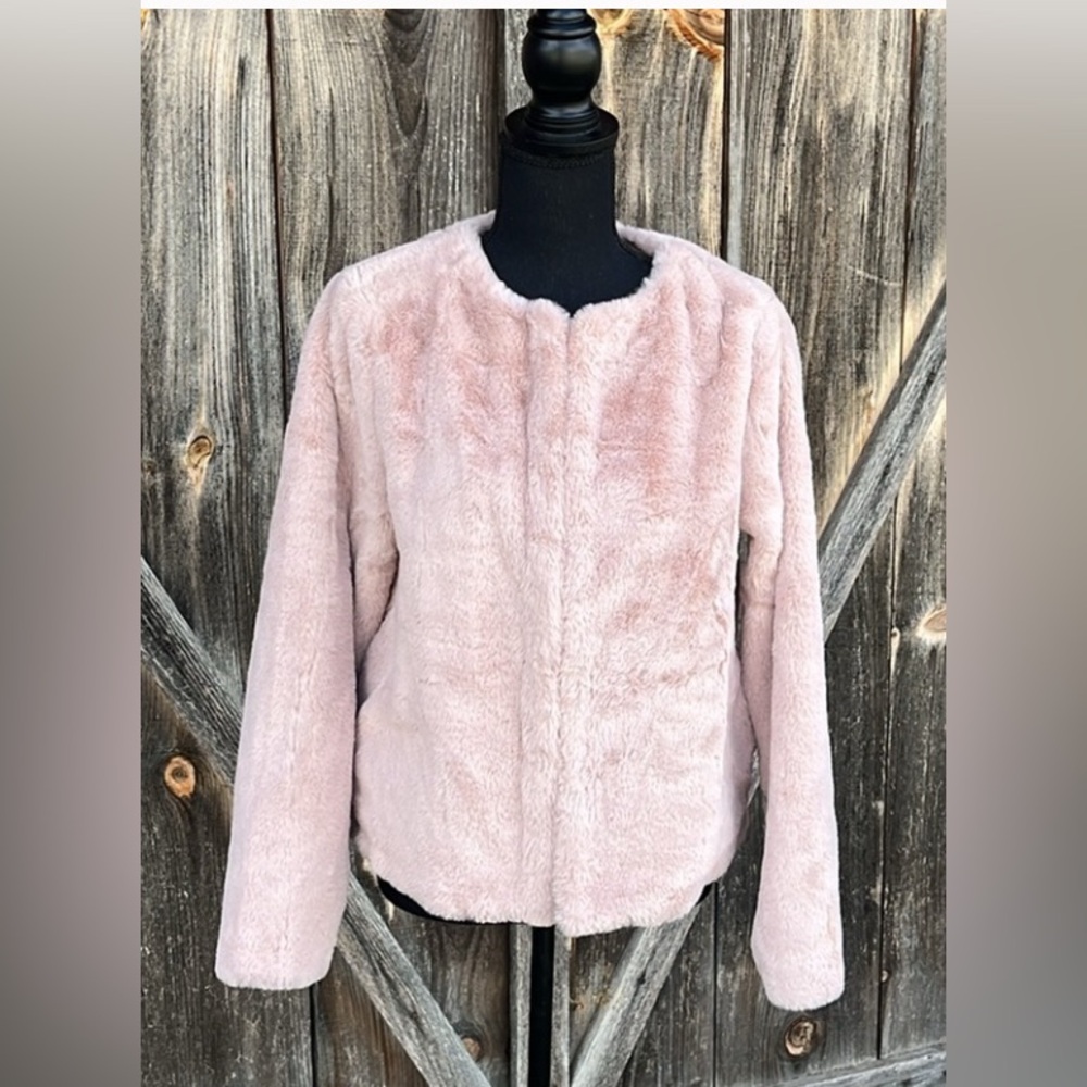 Divided H & M cropped jacket faux fur blush pink size Medium